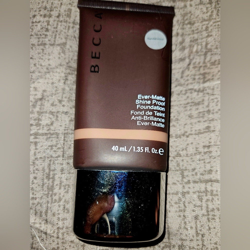 Becca Matte Make-Up (Sandlewood)